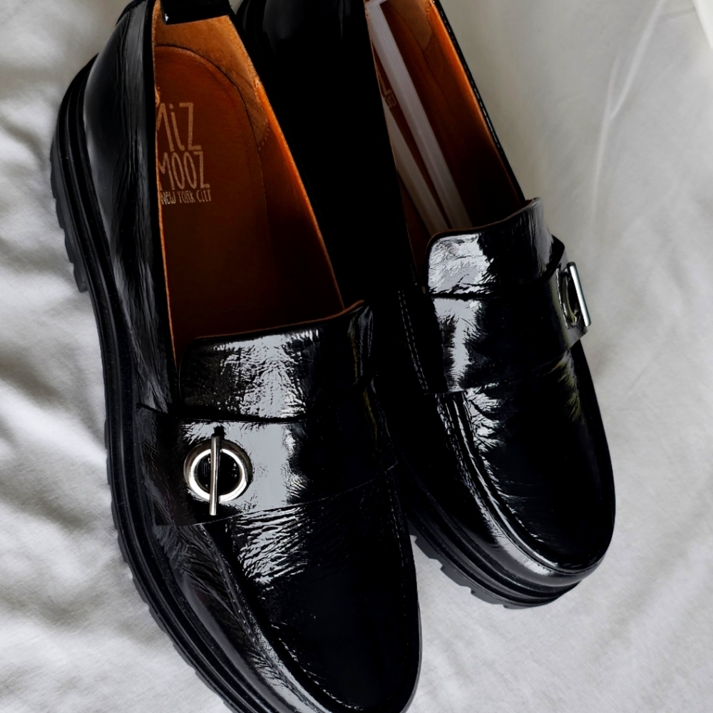 NWOT BLACK classic Loafers
